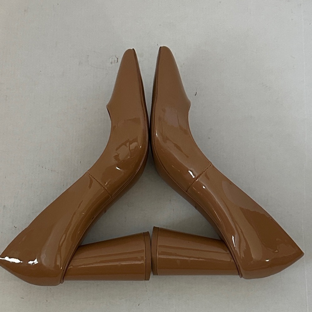 Chelsea & Violet Elegant Tan patent leather Pumps sz 7 - Picture 4 of 10